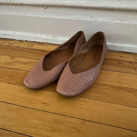 Lucky brand blush snake skin flats size 7 - Picture 1 of 4